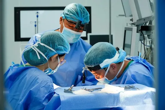 Đau cổ tay là dấu hiệu bệnh gì? Khi nào cần đi khám bác sĩ?